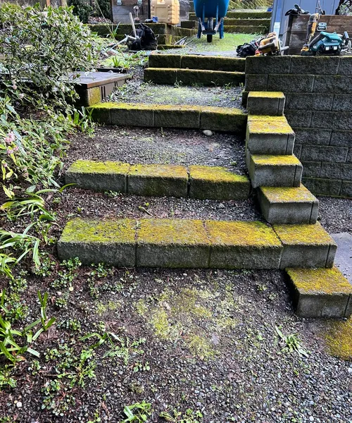 Broom Finish Steps ,retaining Wall And Patio, Integral Concrete Color in Mercer Island 
